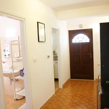 With A Parking Space - 13579 Apartment Split